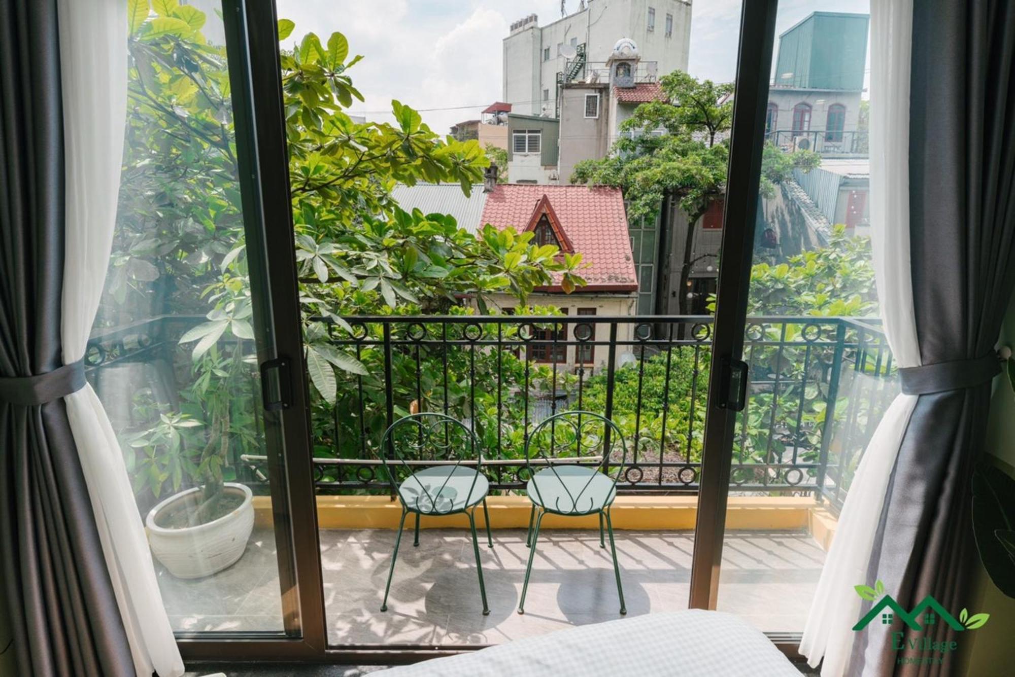 E Village Hotel ハノイ市 エクステリア 写真