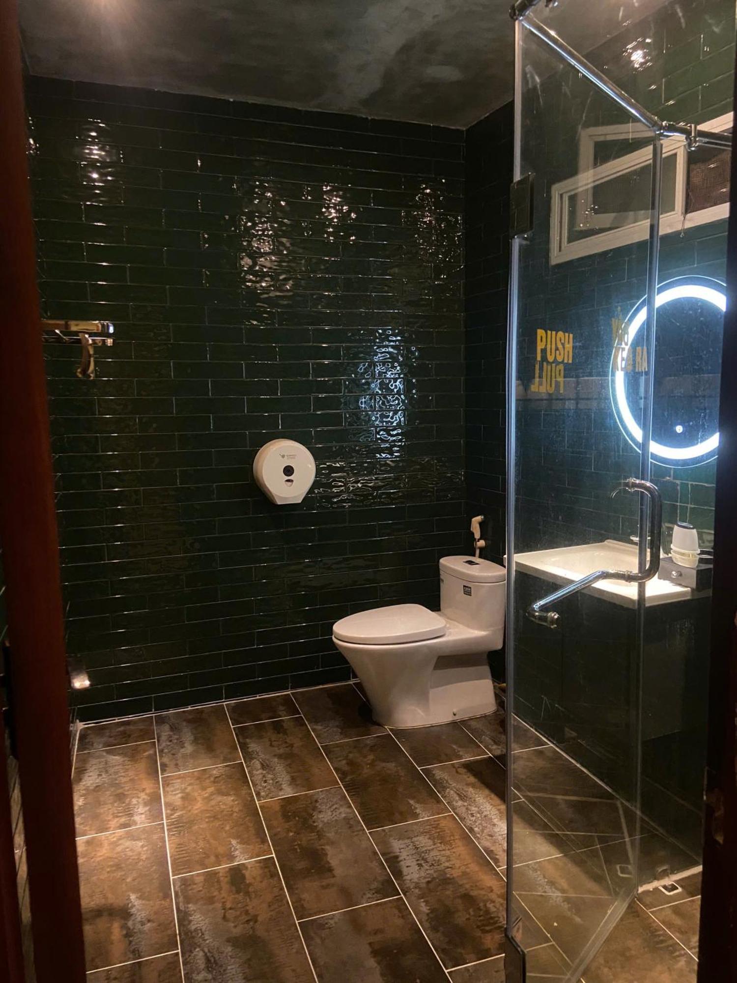 E Village Hotel ハノイ市 エクステリア 写真